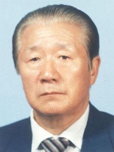 이기을