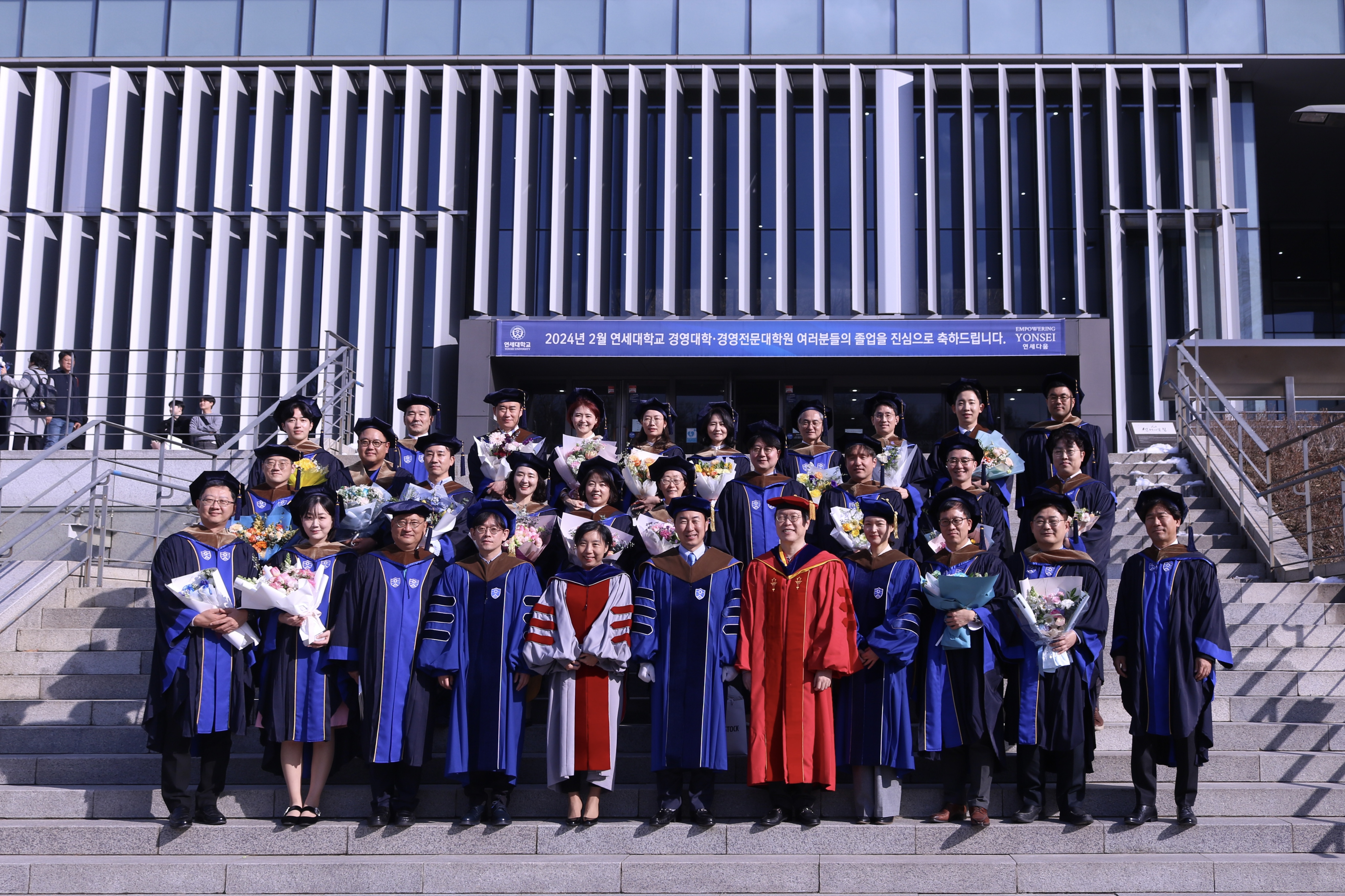 EMBA 13기, 1억 6천 5백만원(현물포함) 기부