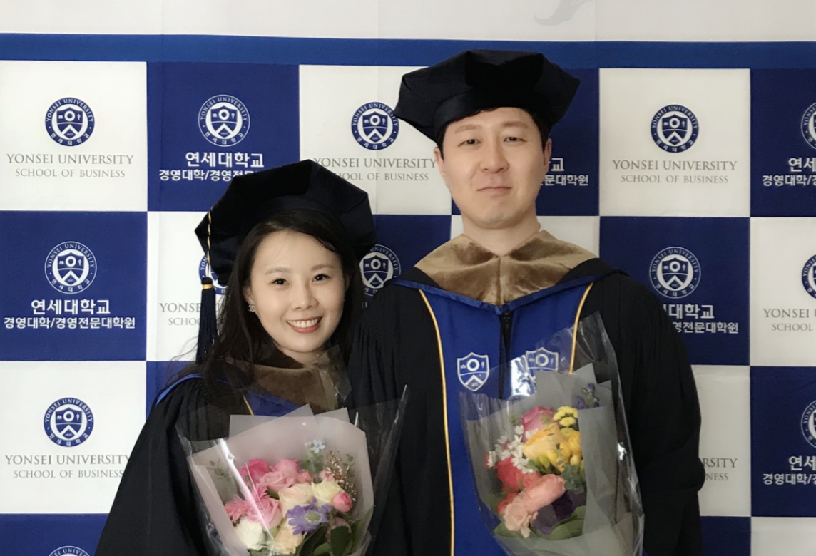 MBA 원우로 만나 부부로 함께 졸업...홍성배 & 윤유진
