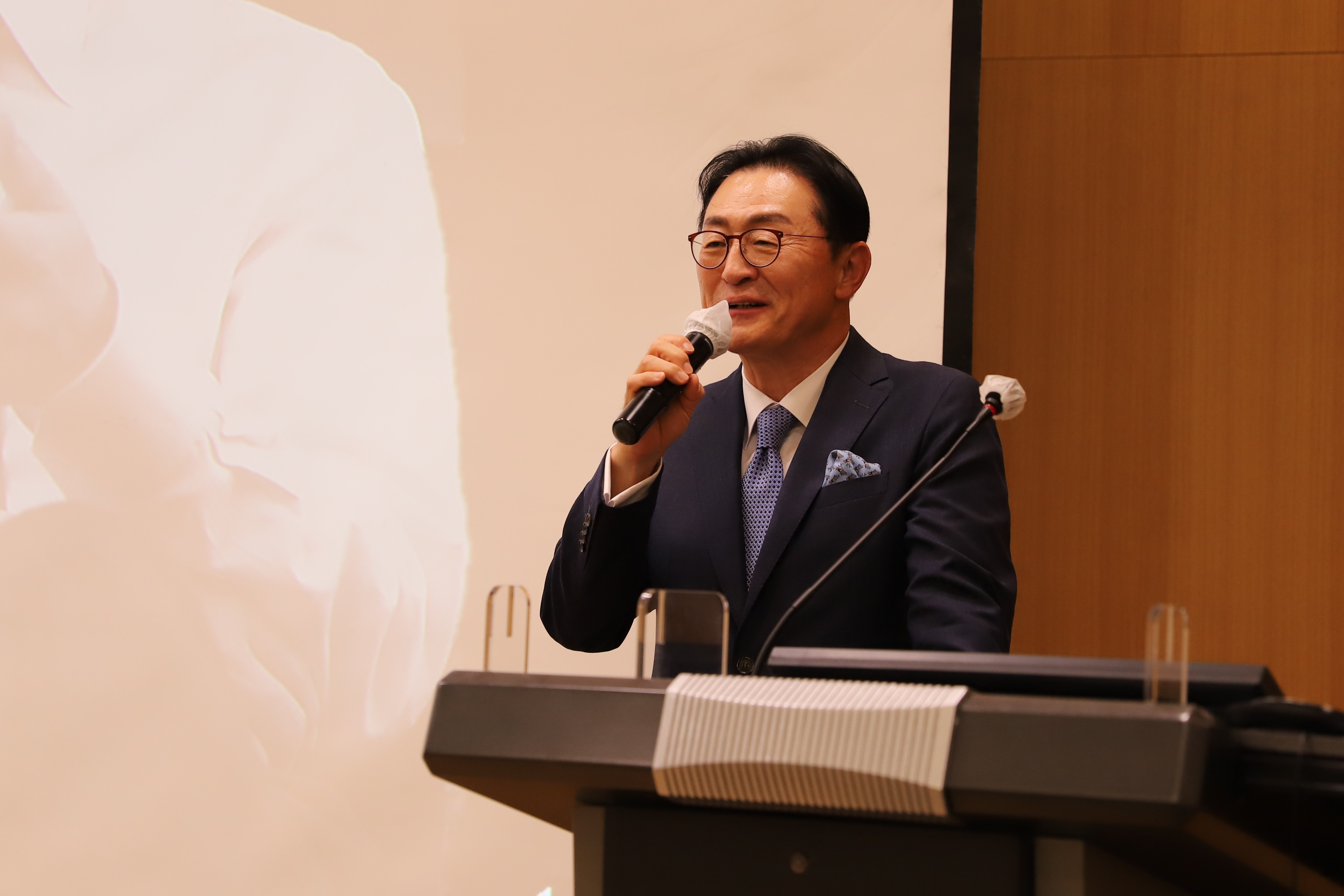 [재학생을 위한 AS특강] 한국투자증권 유상호 부회장, 금융권 최고연봉 사람들